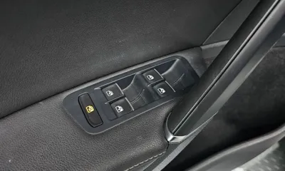 Volkswagen Golf 2016, 83413 км, за 7940.39 USD - фото 16