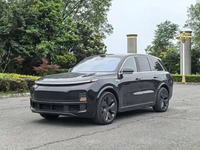 Li Auto Li L8 · 2025 год