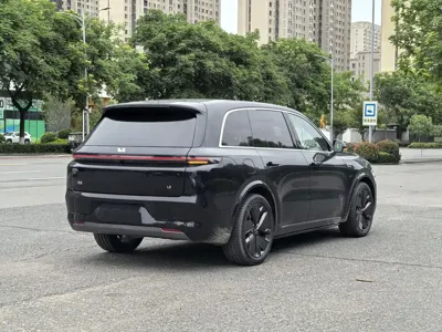 Li Auto Li L8 2025, 8300 км, за 43083.33 USD