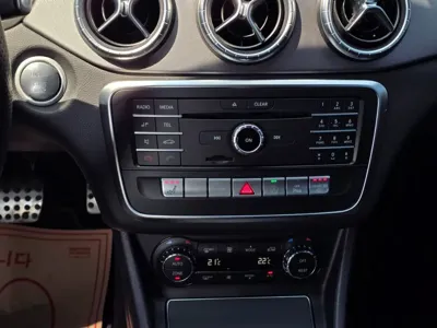Mercedes-Benz CLA-Class 2018, 60983 км, за 12286.29 USD - фото 16