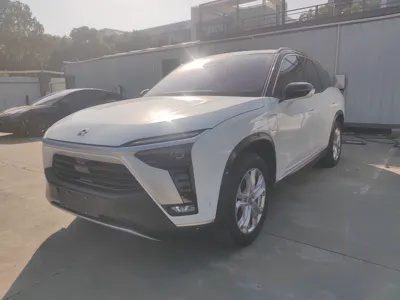 Nio ES8 · 2020 год