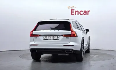 Volvo V60 2021, 124757 км, за 15953.63 USD