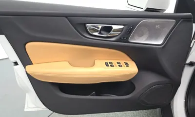 Volvo V60 2021, 124757 км, за 15953.63 USD - фото 24