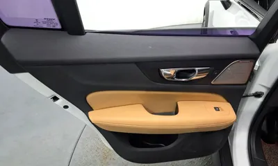 Volvo V60 2021, 124757 км, за 15953.63 USD - фото 25