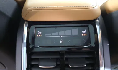 Volvo V60 2021, 124757 км, за 15953.63 USD - фото 27