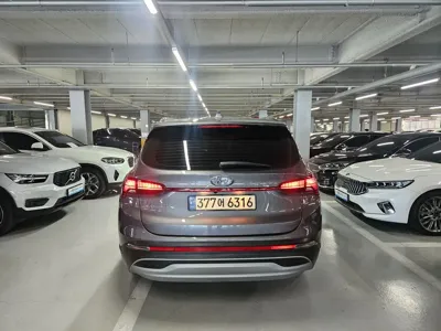 Hyundai Santafe 2022, 33656 км, за 15951.16 USD