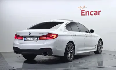 BMW 5-Series 2018, 101939 км, за 16738.87 USD