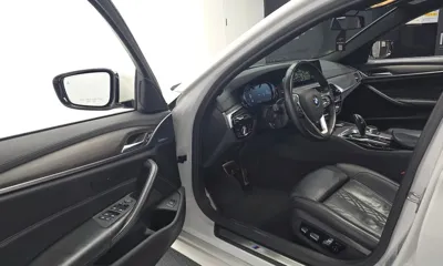 BMW 5-Series 2018, 101939 км, за 16738.87 USD - фото 10