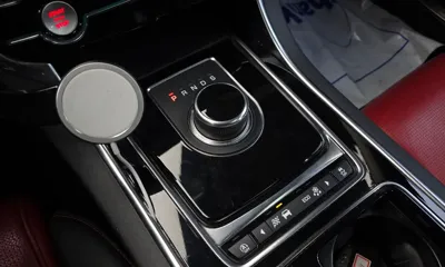 Jaguar XE 2018, 186017 км, за 4354.15 USD - фото 9