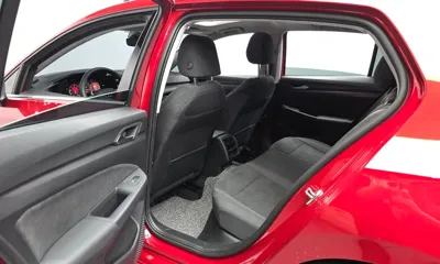 Volkswagen Golf 2024, 37138 км, за 20822.33 USD - фото 26