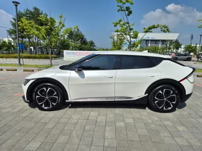 Kia EV6 2022, 72260 км, за 18701.89 USD