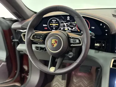 Porsche Taycan 2021, 126000 км, за 52537 USD