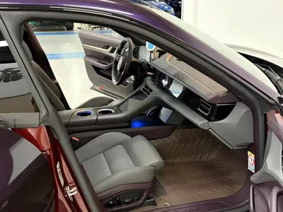 Porsche Taycan 2021, 126000 км, за 52537 USD - фото 6