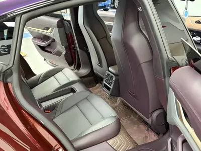 Porsche Taycan 2021, 126000 км, за 52537 USD - фото 8