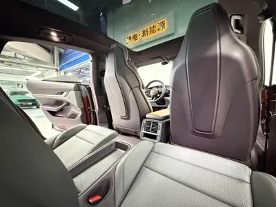 Porsche Taycan 2021, 126000 км, за 52537 USD - фото 9