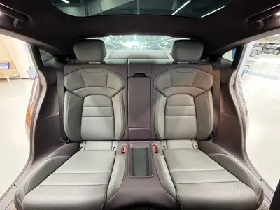 Porsche Taycan 2021, 126000 км, за 52537 USD - фото 10