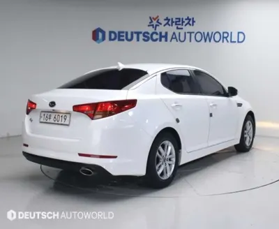 Kia K5 2011, 69814 км, за 3741.63 USD