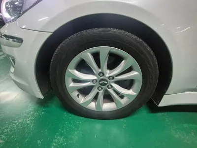 Hyundai Genesis 2013, 88556 км, за 4923.2 USD