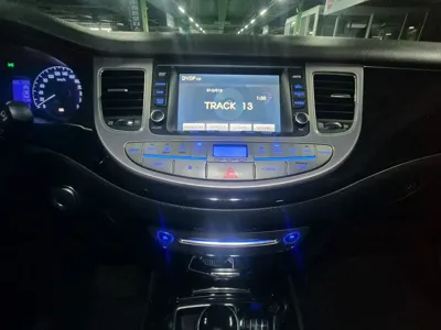 Hyundai Genesis 2013, 88556 км, за 4923.2 USD - фото 10
