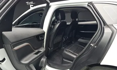Jaguar F-Pace 2018, 124135 км, за 8861.76 USD - фото 11