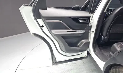 Jaguar F-Pace 2018, 124135 км, за 8861.76 USD - фото 25