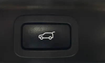 Jaguar F-Pace 2018, 124135 км, за 8861.76 USD - фото 31