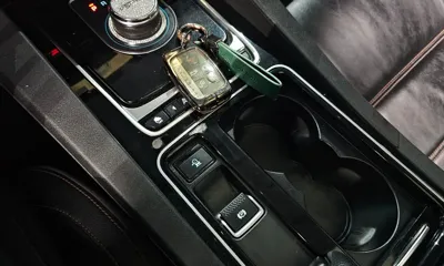 Jaguar F-Pace 2018, 124135 км, за 8861.76 USD - фото 35