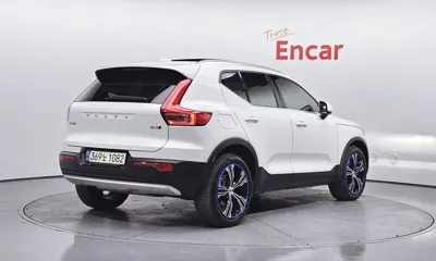 Volvo XC40 2021, 32099 км, за 22004.72 USD