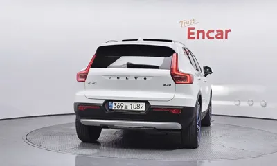 Volvo XC40 2021, 32099 км, за 22004.72 USD