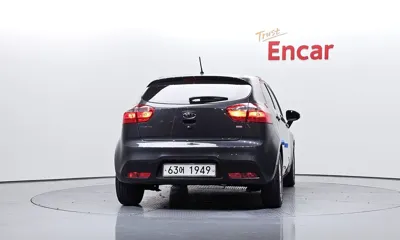 Kia Pride 2012, 129832 км, за 2467.93 USD