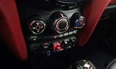 MINI Cooper 2018, 103211 км, за 6091.14 USD - фото 16