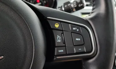 Jaguar E-Pace 2018, 60354 км, за 8925.09 USD - фото 30