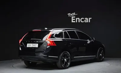 Volvo V60 2013, 123968 км, за 3503.44 USD
