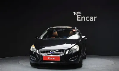 Volvo V60 2013, 123968 км, за 3503.44 USD