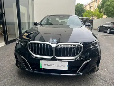 BMW i5 2025, 15000 км, за 42641.9 USD