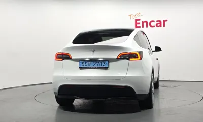 Tesla Model Y 2024, 56765 км, за 24391.87 USD
