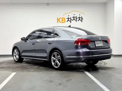 Volkswagen Passat 2015, 121364 км, за 3255.84 USD