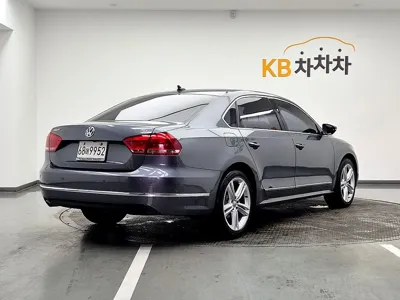 Volkswagen Passat 2015, 121364 км, за 3255.84 USD