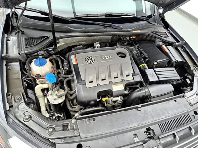Volkswagen Passat 2015, 121364 км, за 3255.84 USD