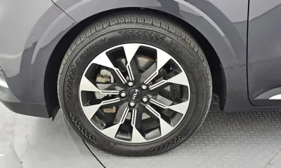 Kia Canival 2023, 113194 км, за 15791.21 USD