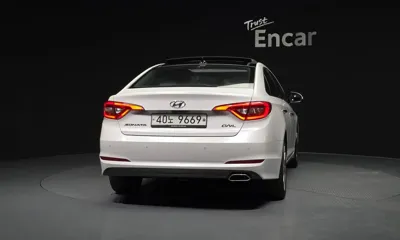 Hyundai Sonata 2015, 143474 км, за 5942.63 USD