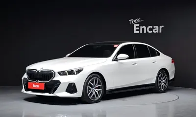 BMW 5-Series · 2026 год
