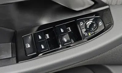 BMW 5-Series 2026, 12718 км, за 46449.54 USD - фото 30