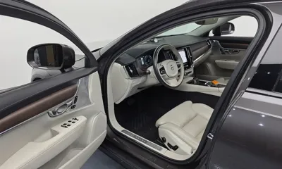 Volvo V90 2021, 64364 км, за 23767.65 USD - фото 10