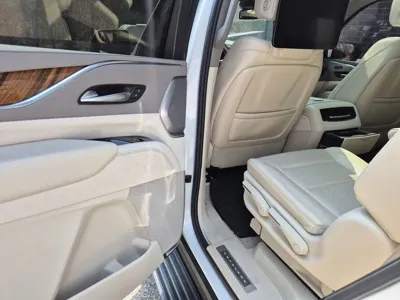 Cadillac Escalade 2021, 77044 км, за 50750.81 USD - фото 12