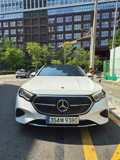 Mercedes-Benz E-Class 2025, 8230 км, за 43009.06 USD