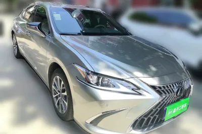 Lexus ES 2024, 24500 км, за 32247 USD
