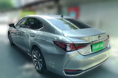 Lexus ES 2024, 24500 км, за 32247 USD