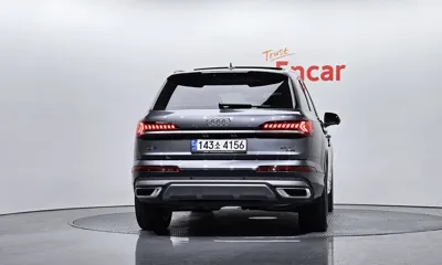 Audi Q7 2021, 56829 км, за 36061.47 USD