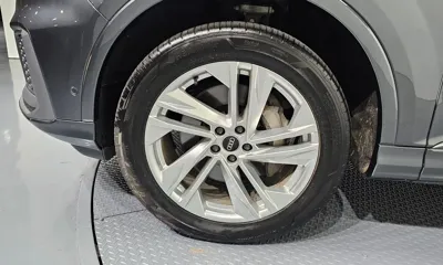 Audi Q7 2021, 56829 км, за 36061.47 USD